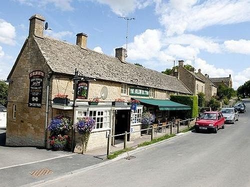 The Hollow Bottom Guiting Power Luaran gambar